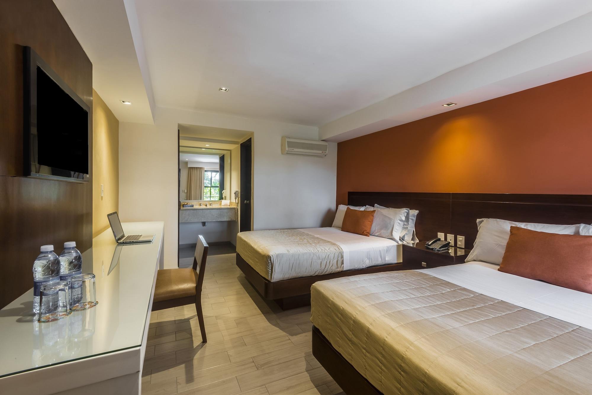 Puerta Del Sol Guadalajara Hotel 4*